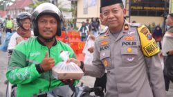 Polres Pematangsiantar Bagikan Takjil Gratis di Bulan Ramadan, Pererat Kedekatan dengan Masyarakat