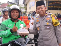 Polres Pematangsiantar Bagikan Takjil Gratis di Bulan Ramadan, Pererat Kedekatan dengan Masyarakat